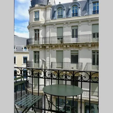 Magnolia : Superbe Deux-pieces Quartier Du Chateau