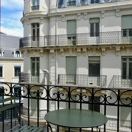 Apartment Magnolia : Superbe Deux-pieces Quartier Du Chateau