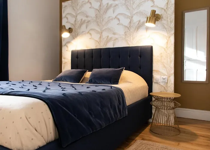 Magnolia : Superbe Deux-pieces Quartier Du Chateau * 波城